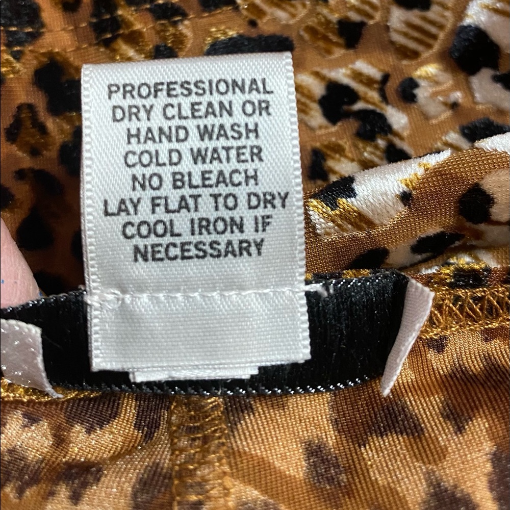 Cache Stretch Velvet Leopard Print Top Size Large - image 6